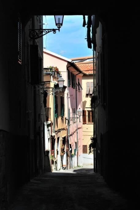 Sunny Courtyard Piombino Exterior foto