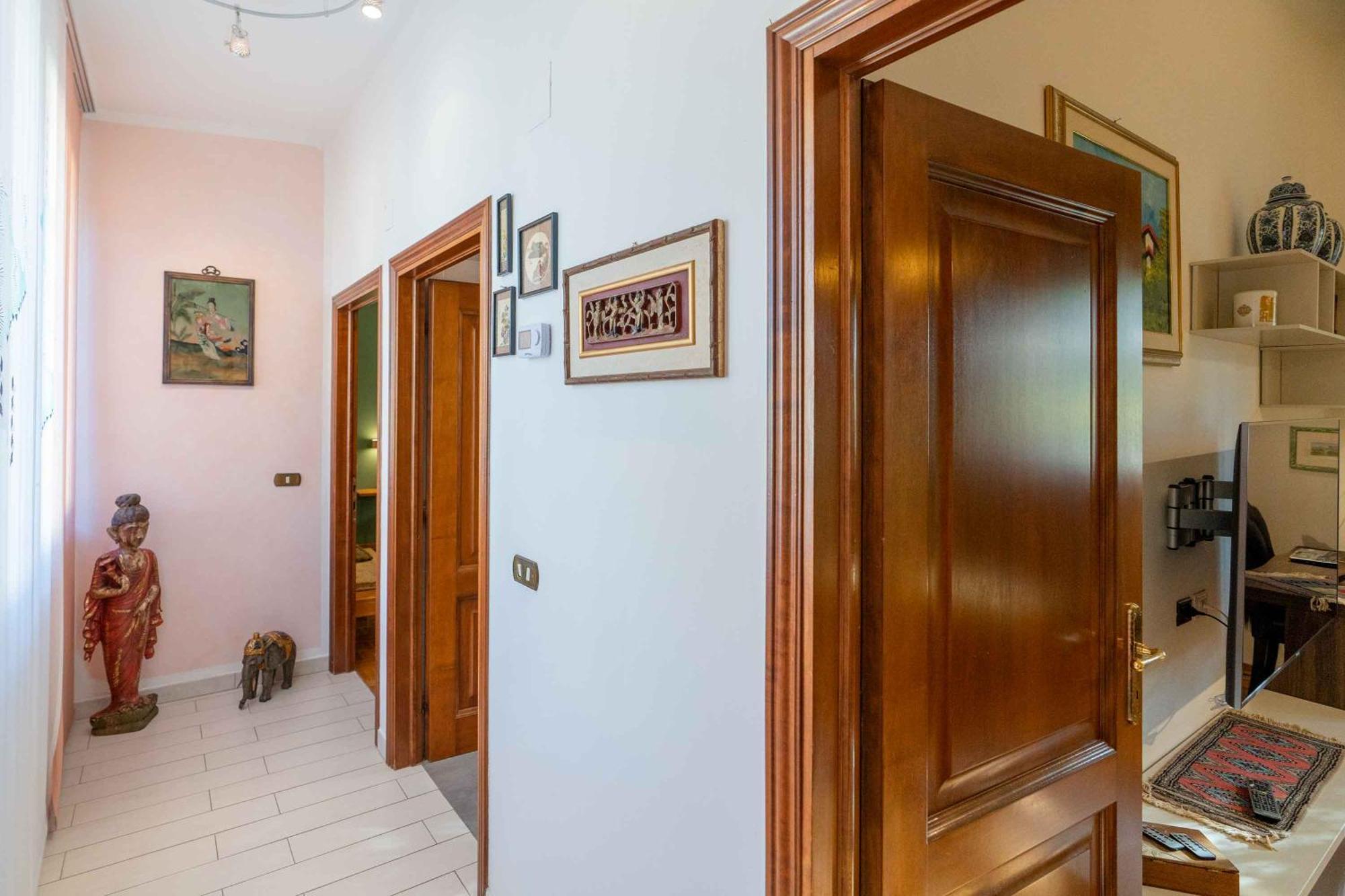 Sunny Courtyard Piombino Exterior foto